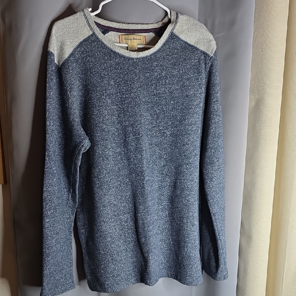 Tommy Bahama Men’s Heathered Blue Crewneck Sweater with Cream Shoulders